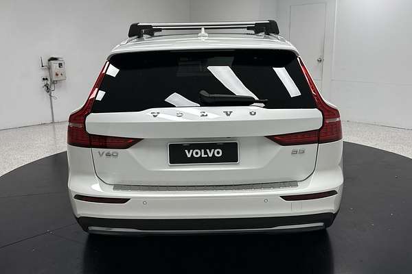 2023 Volvo V60 Cross Country Ultimate B5 Bright