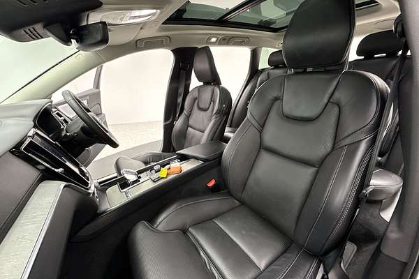 2023 Volvo V60 Cross Country Ultimate B5 Bright