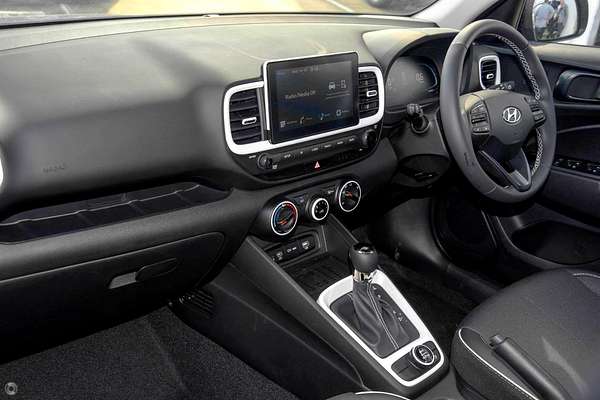 2025 Hyundai Venue Active QX.V5