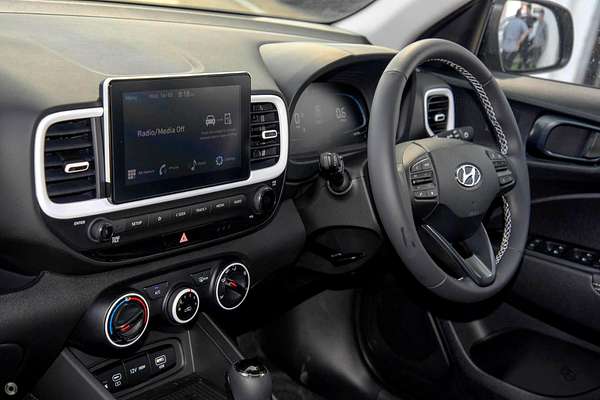 2025 Hyundai Venue Active QX.V5