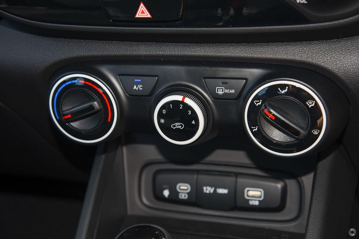 2025 Hyundai Venue Active QX.V5