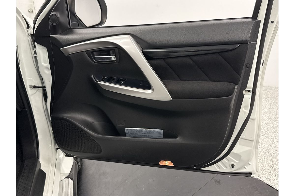 2019 Mitsubishi Pajero Sport GLX QE