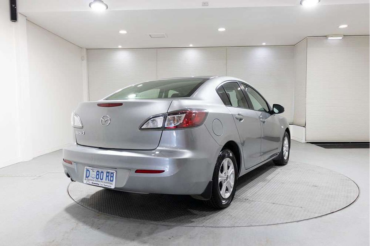 MAZDA3 H 6 SPEED MANUAL SEDAN NEO