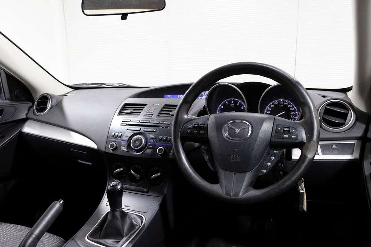 MAZDA3 H 6 SPEED MANUAL SEDAN NEO