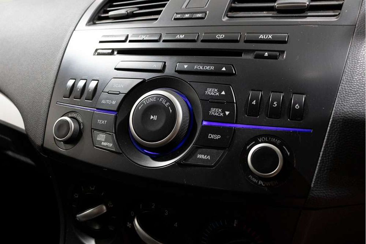 MAZDA3 H 6 SPEED MANUAL SEDAN NEO