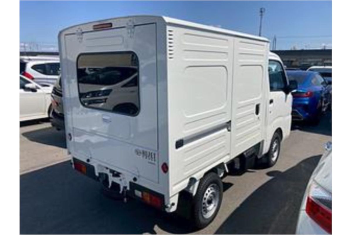 2025 Daihatsu Hijet S500