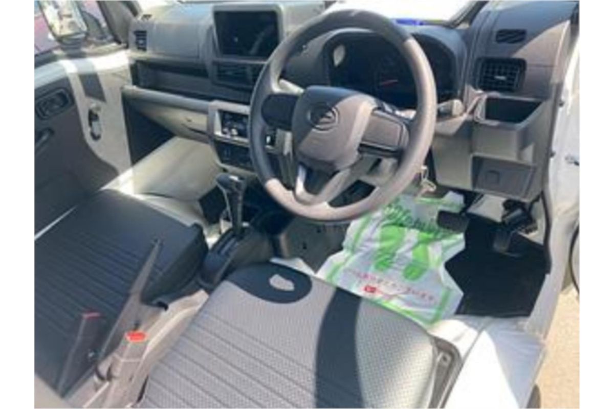 2025 Daihatsu Hijet S500