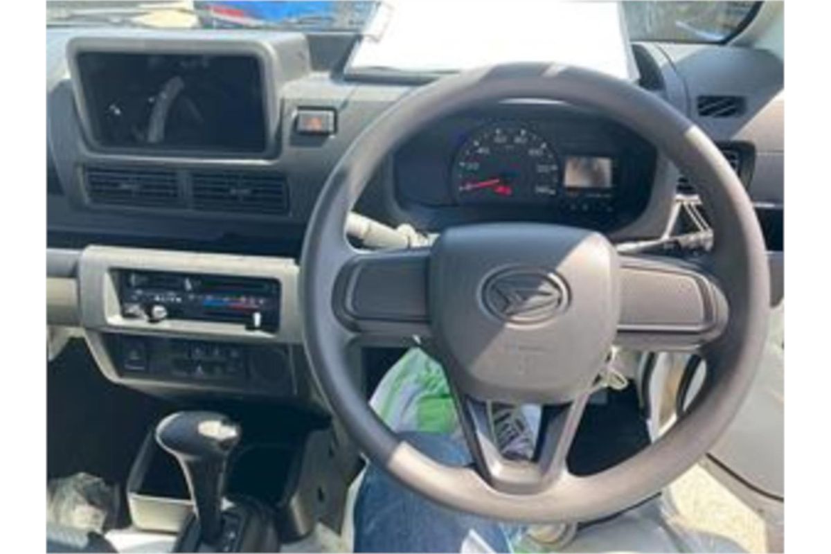 2025 Daihatsu Hijet S500