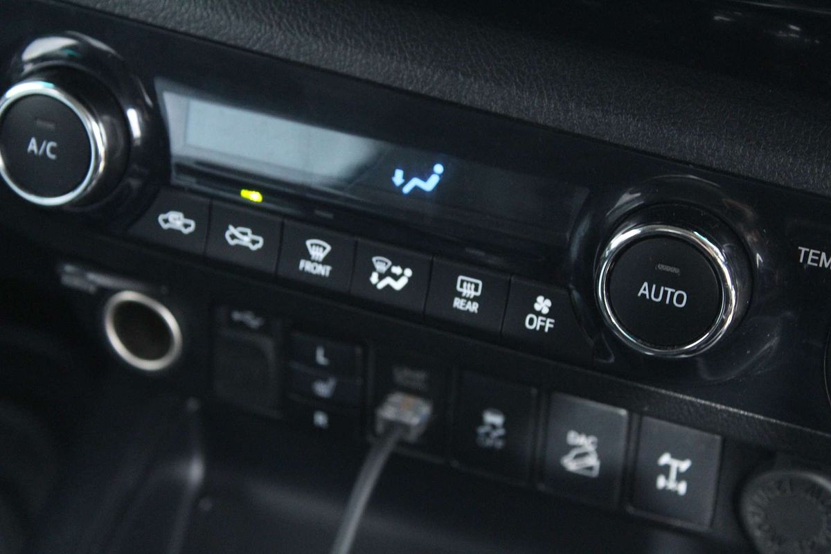 2020 Toyota Hilux SR5 GUN126R 4X4