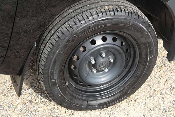 2017 Toyota Hilux Workmate TGN121R Rear Wheel Drive