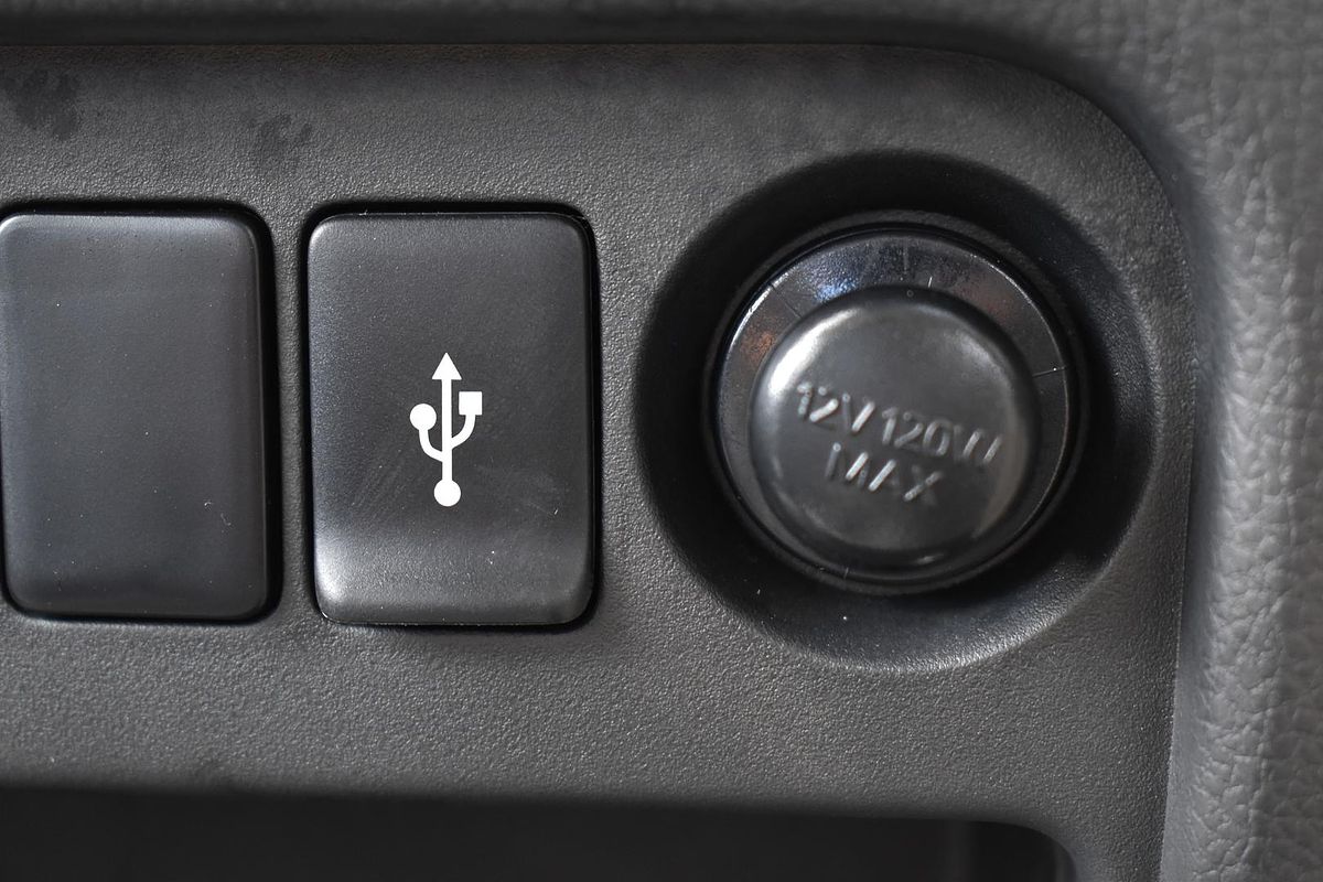 2024 Mitsubishi Triton GLX MR 4X4