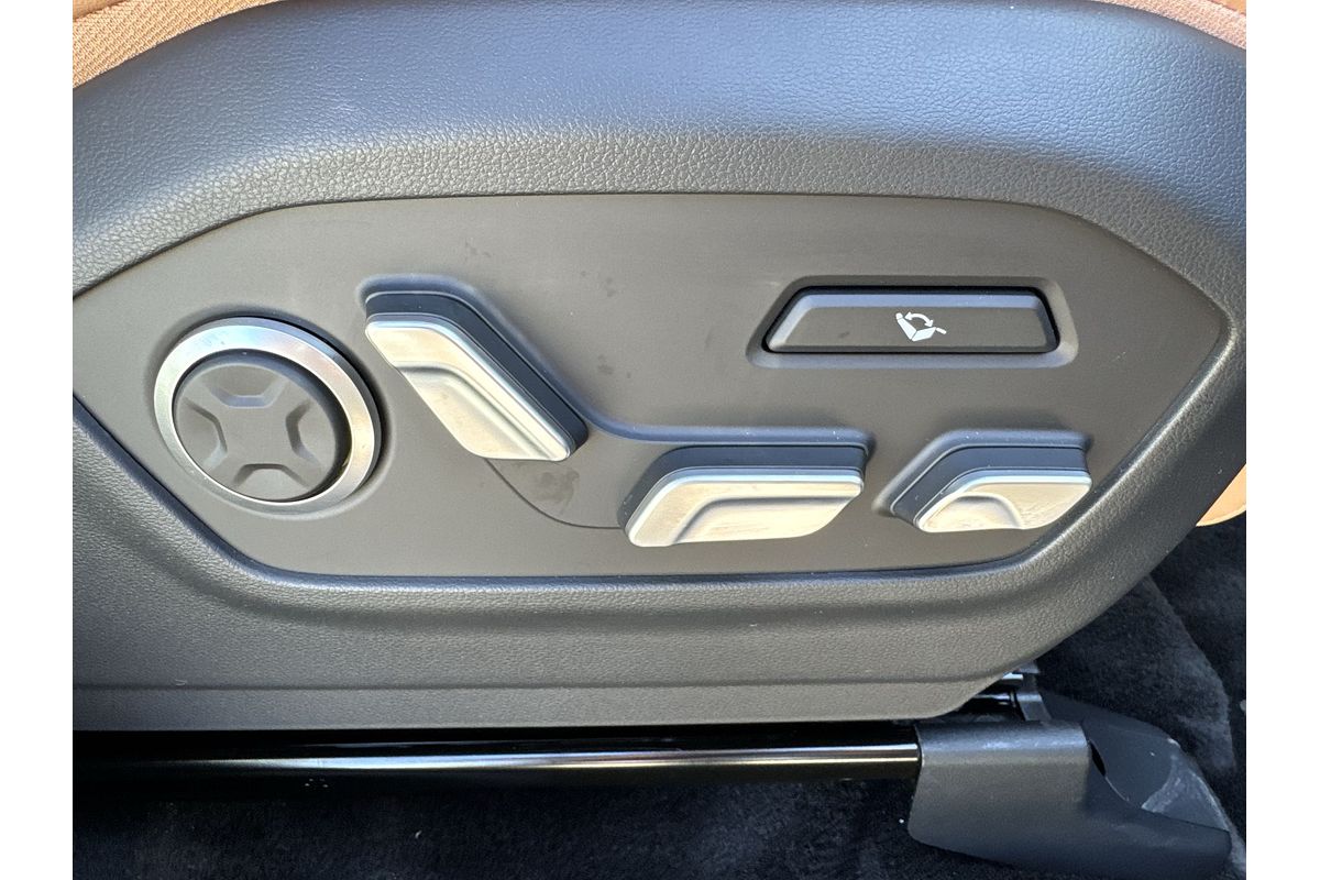 2025 Hyundai Santa Fe Calligraphy MX5.V1
