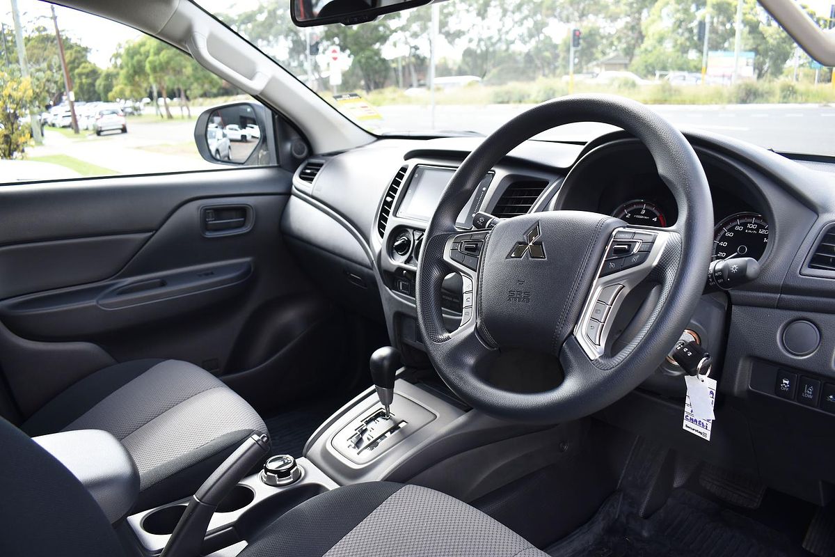 2024 Mitsubishi Triton GLX MR 4X4