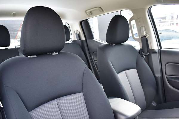 2024 Mitsubishi Triton GLX MR 4X4