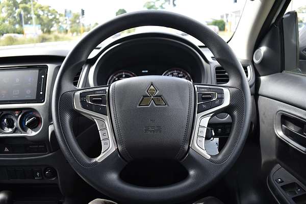 2024 Mitsubishi Triton GLX MR 4X4