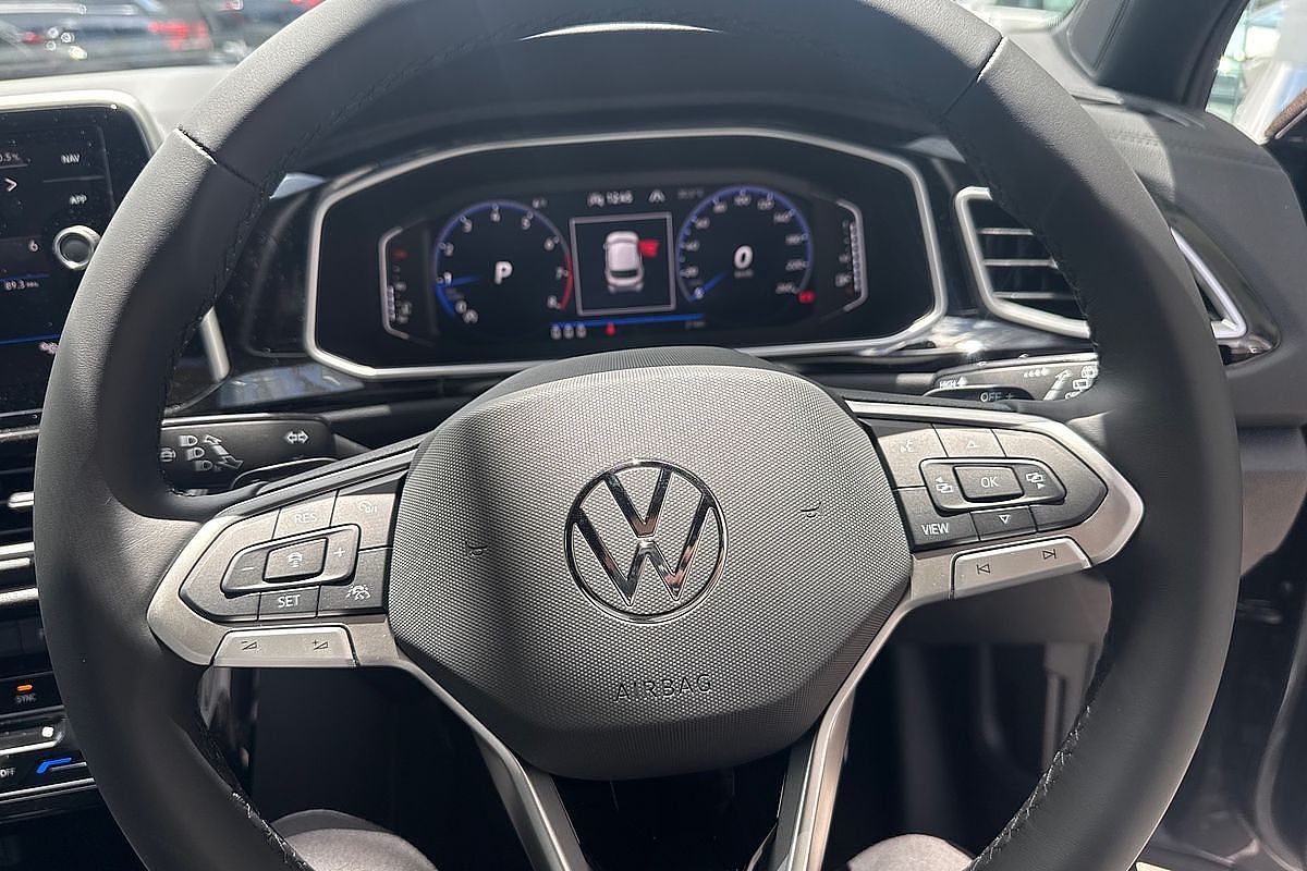2024 Volkswagen T-Roc 140TSI R-Line D11