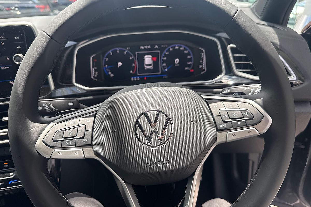 2024 Volkswagen T-Roc 140TSI R-Line D11