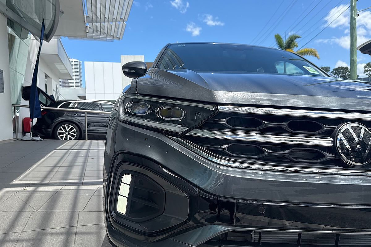 2024 Volkswagen T-Roc 140TSI R-Line D11