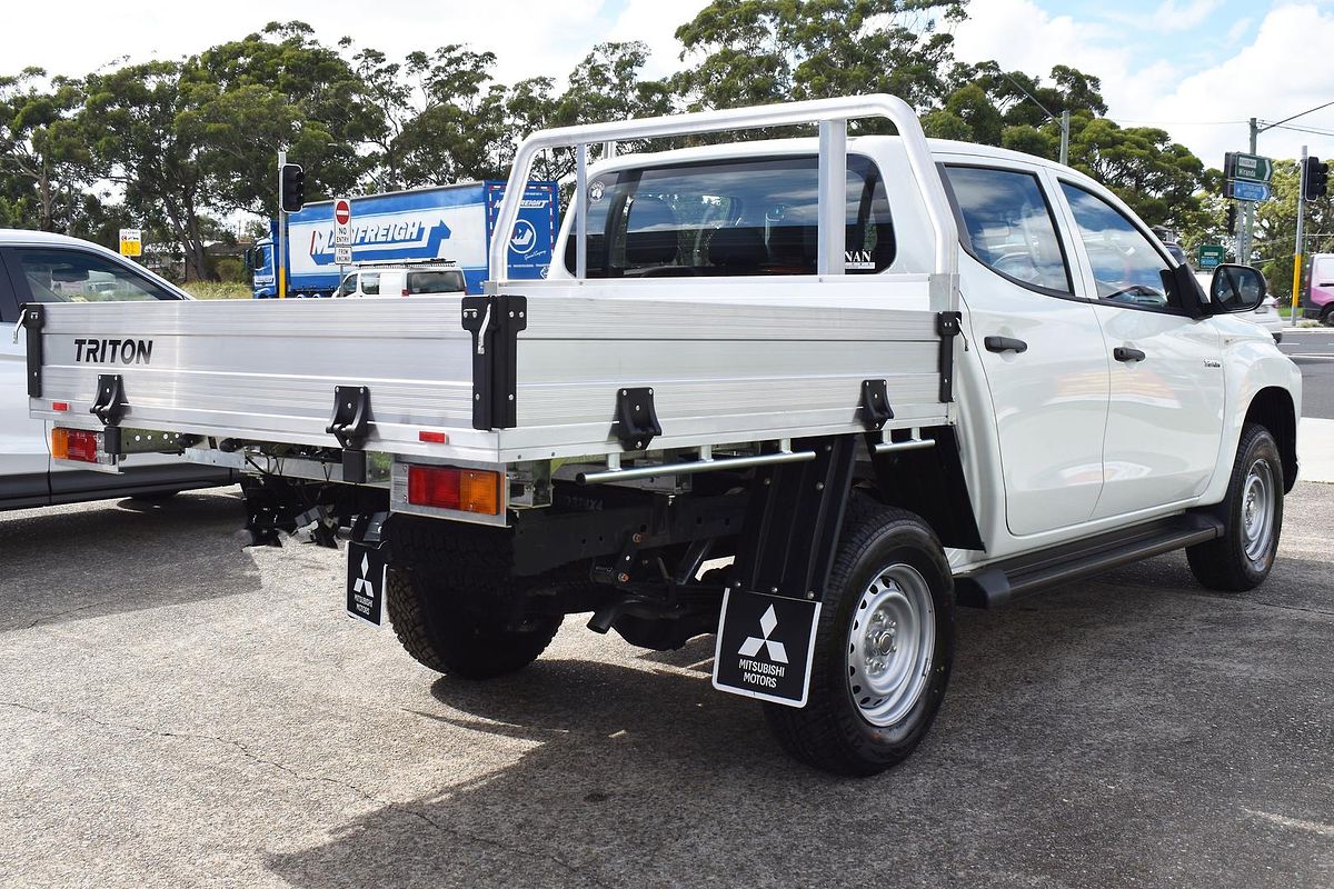 2024 Mitsubishi Triton GLX MR 4X4
