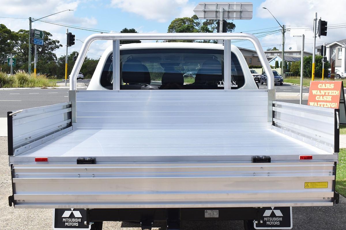 2024 Mitsubishi Triton GLX MR 4X4