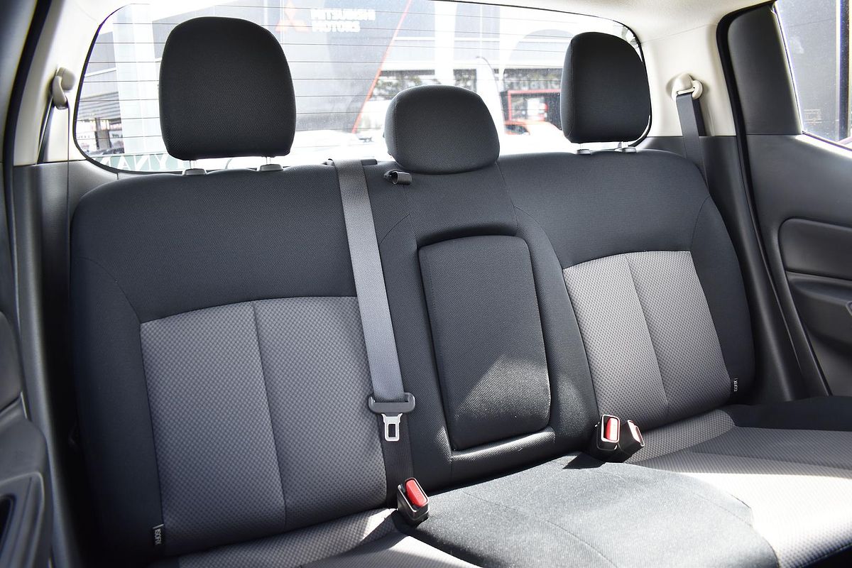 2024 Mitsubishi Triton GLX MR 4X4