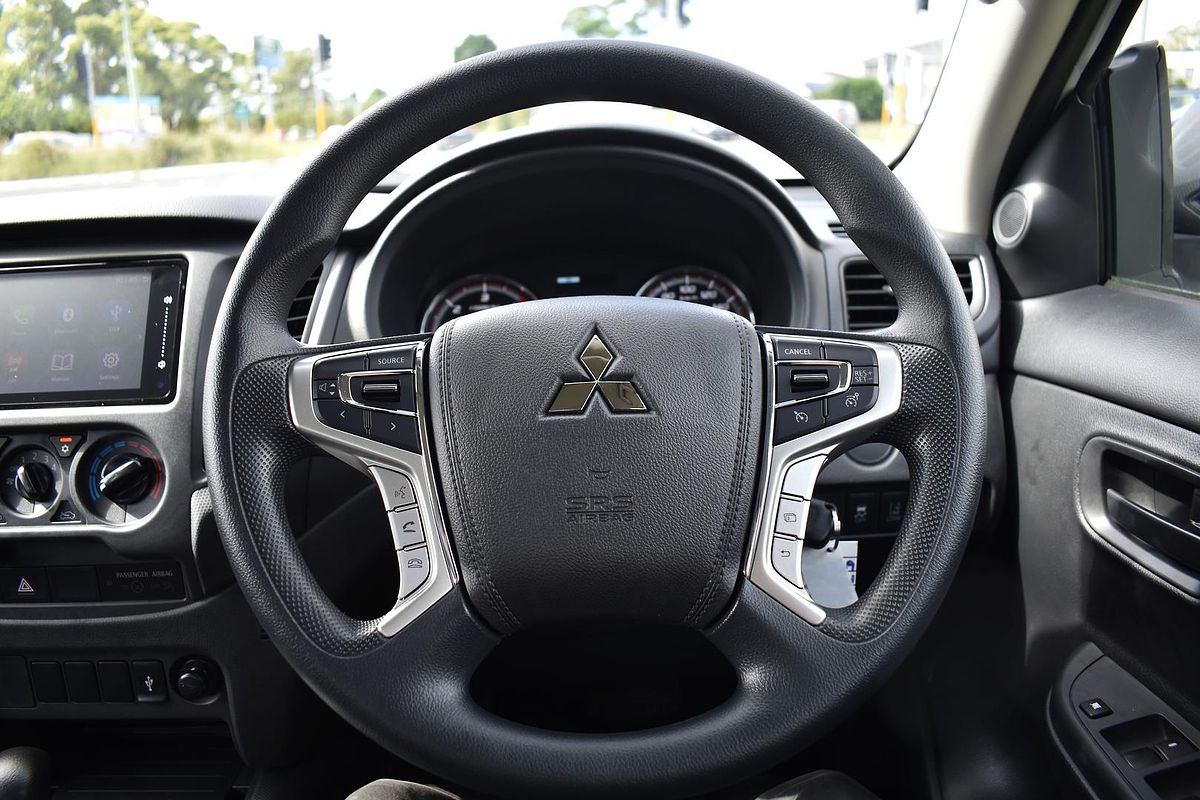 2024 Mitsubishi Triton GLX MR 4X4