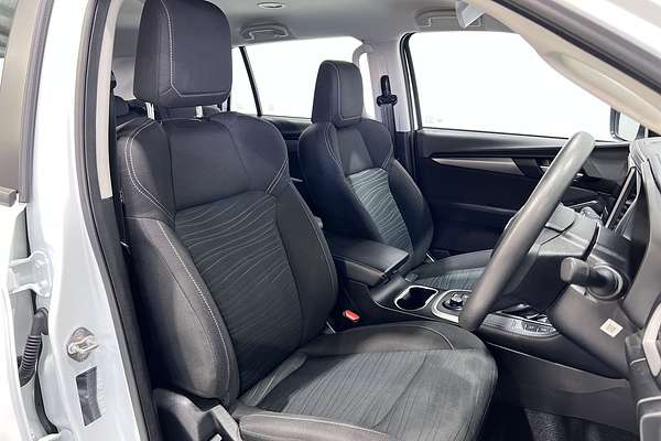 2023 Isuzu MU-X LS-M