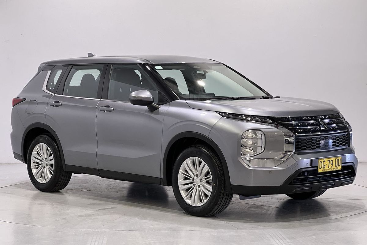 2023 Mitsubishi Outlander ES ZM