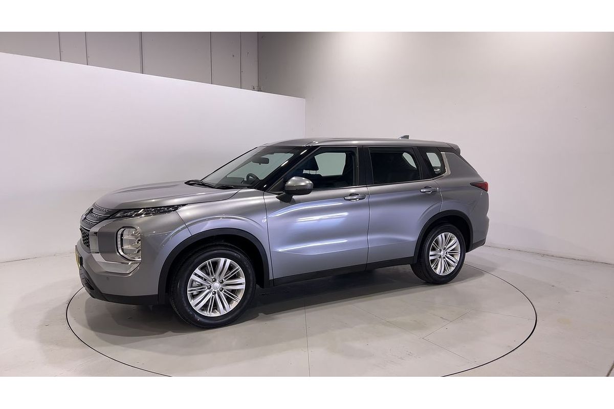 2023 Mitsubishi Outlander ES ZM