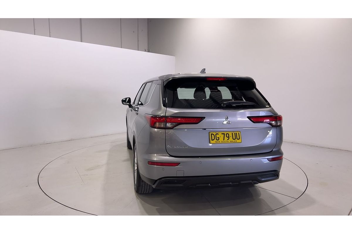 2023 Mitsubishi Outlander ES ZM