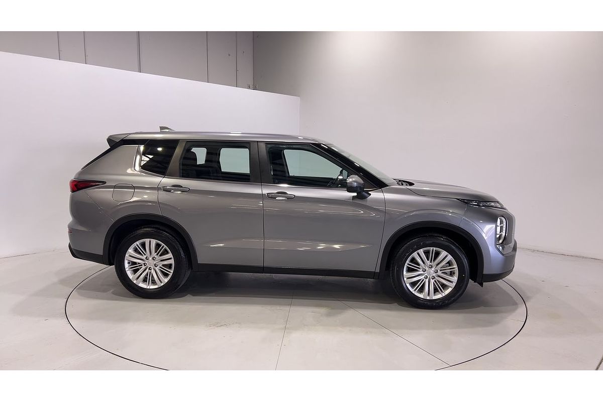 2023 Mitsubishi Outlander ES ZM