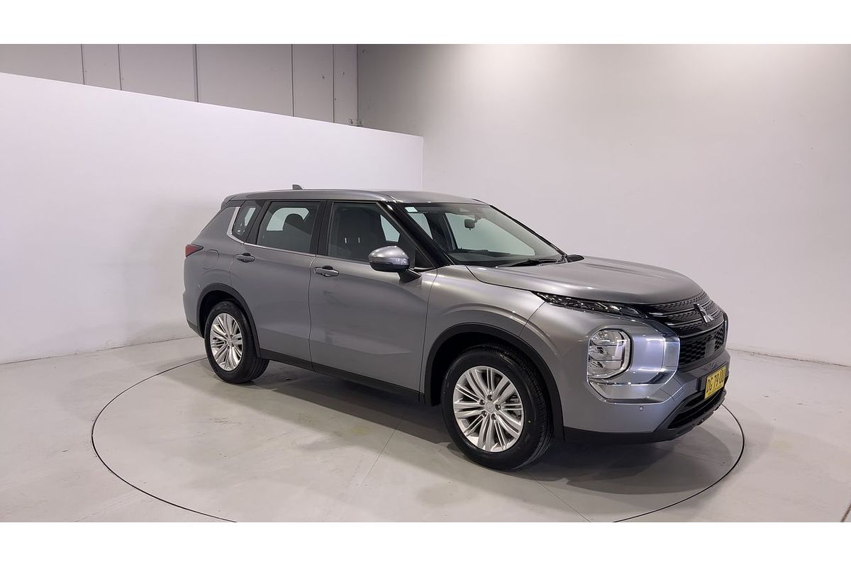 2023 Mitsubishi Outlander ES ZM