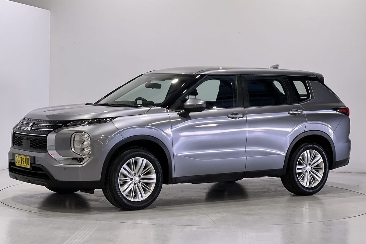 2023 Mitsubishi Outlander ES ZM