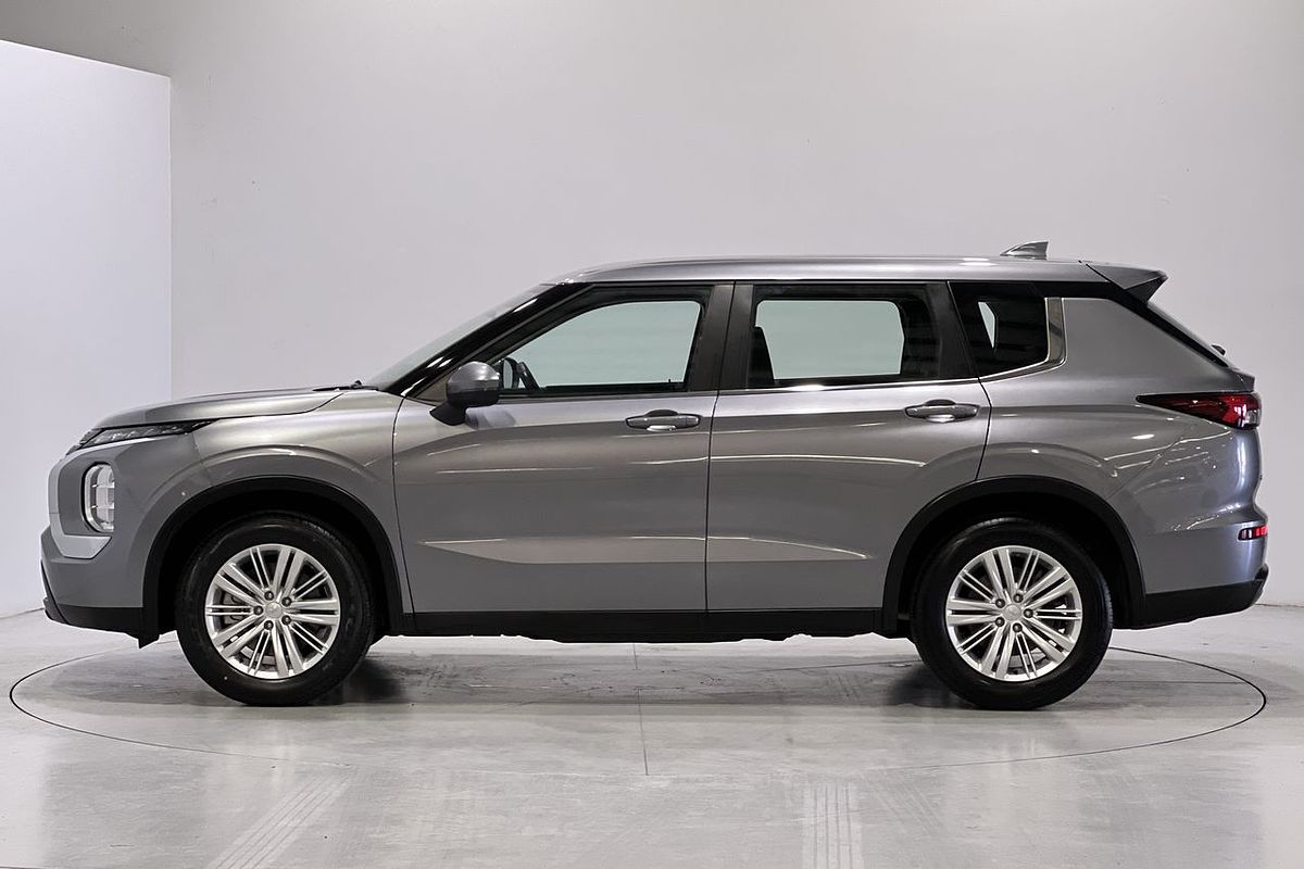 2023 Mitsubishi Outlander ES ZM