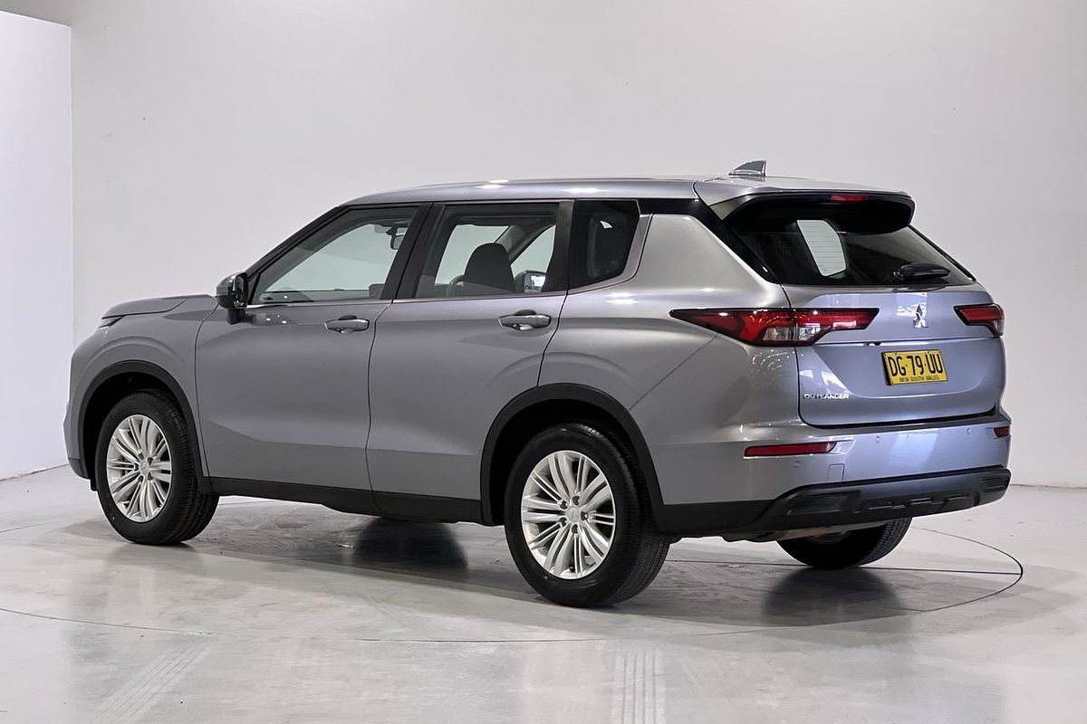 2023 Mitsubishi Outlander ES ZM