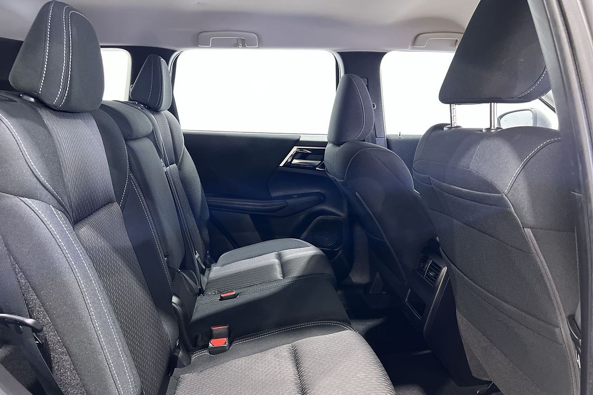 2023 Mitsubishi Outlander ES ZM