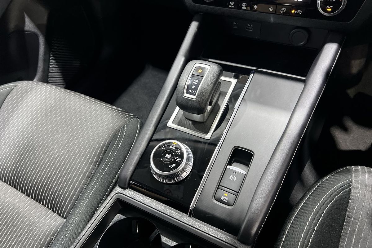 2023 Mitsubishi Outlander ES ZM