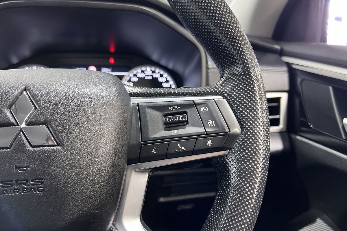 2023 Mitsubishi Outlander ES ZM