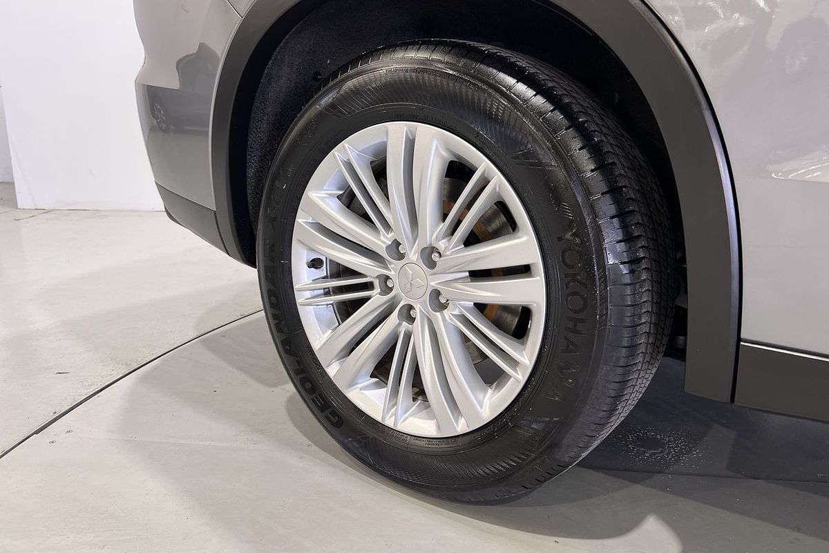 2023 Mitsubishi Outlander ES ZM