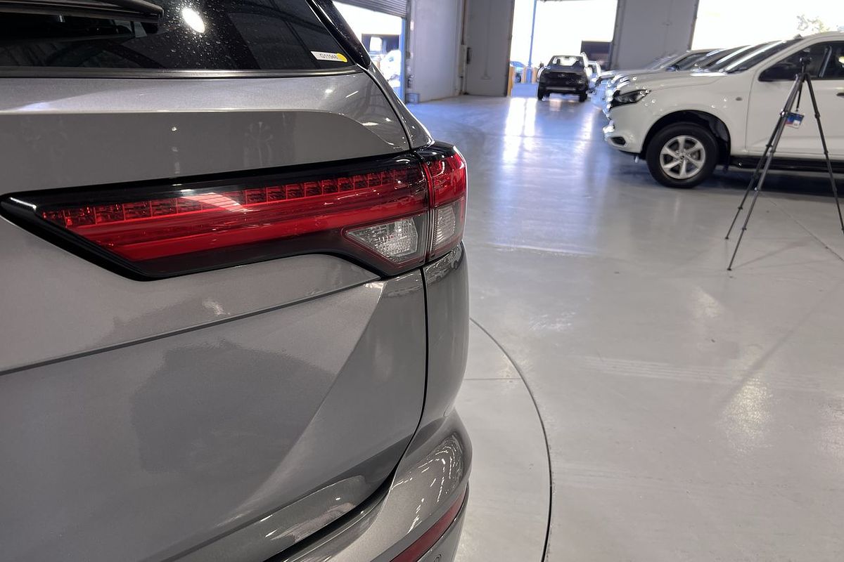 2023 Mitsubishi Outlander ES ZM