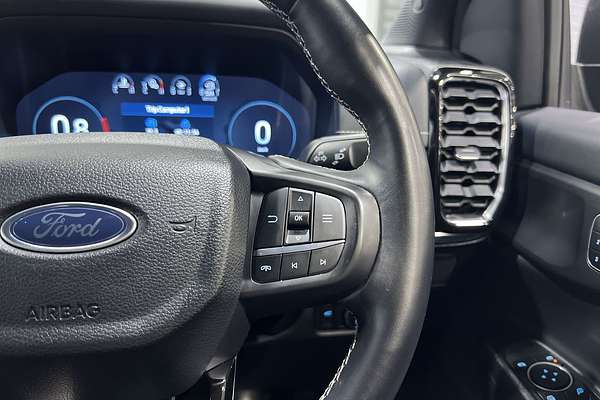 2024 Ford Everest Platinum