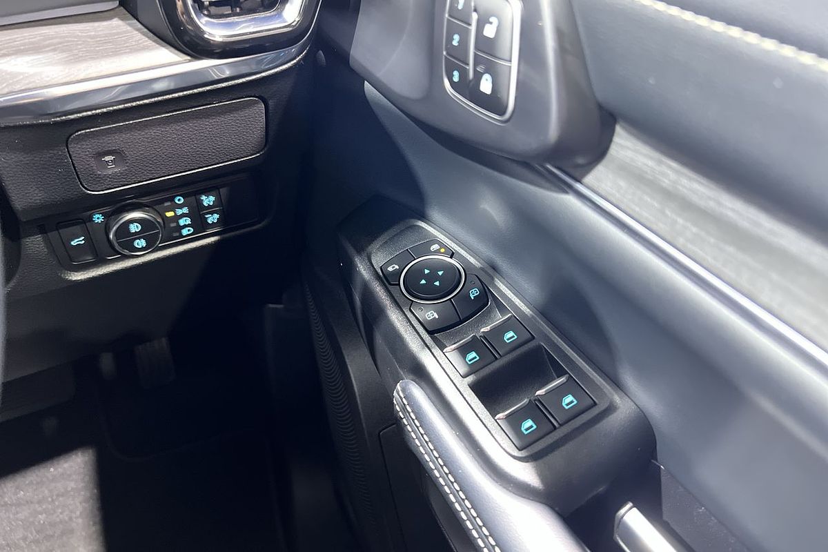 2024 Ford Everest Platinum
