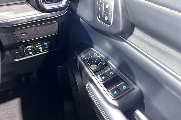 2024 Ford Everest Platinum