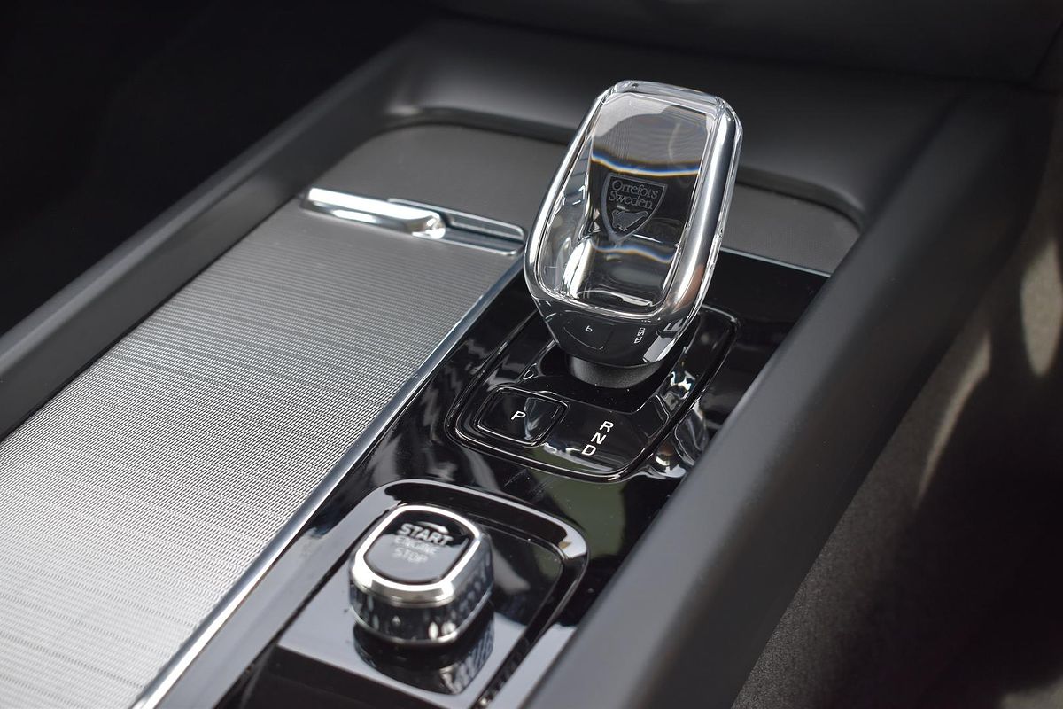 2024 Volvo S60 Ultimate B5 Bright