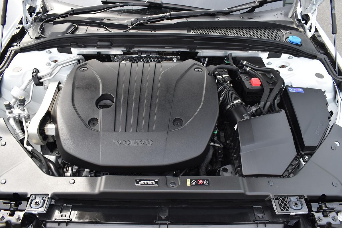 2024 Volvo S60 Ultimate B5 Bright