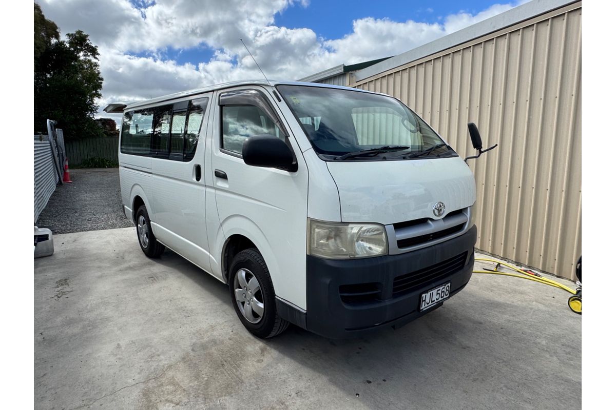 2006 Toyota HIACE