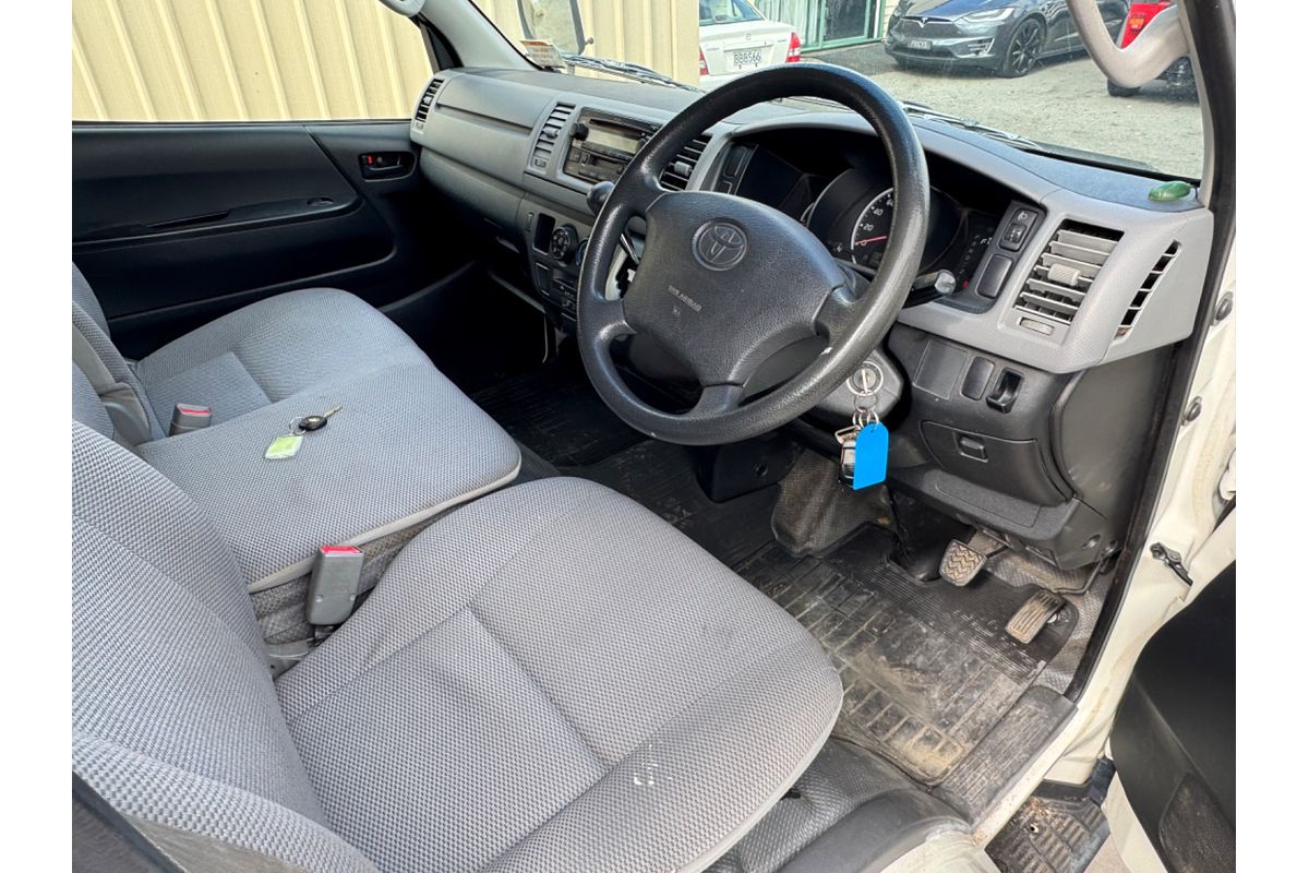 2006 Toyota HIACE