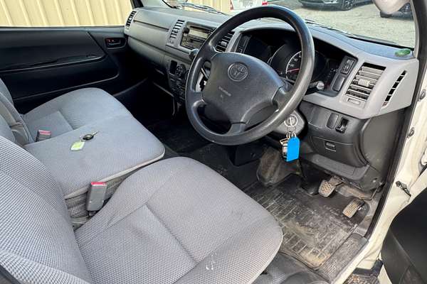 2006 Toyota HIACE