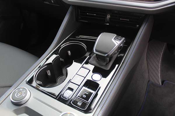 2024 Volkswagen Touareg R RC