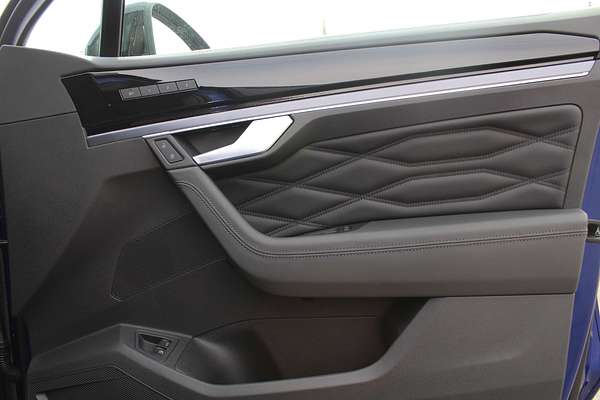 2024 Volkswagen Touareg R RC